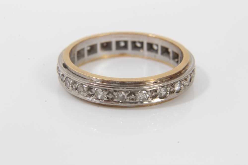 Lot 292 - Diamond eternity ring