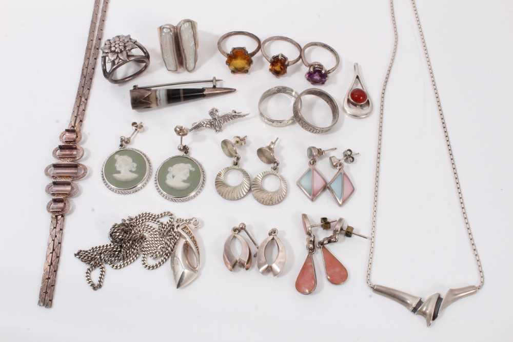 Lot 328 - Group silver jewellery including gem set rings, RAF sweetheart brooch, agate brooch, pairs of earrings and necklaces