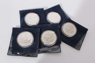 Lot 529 - G.B. - Britannia Silver One Ounce coins 1998 UNC (5 coins)