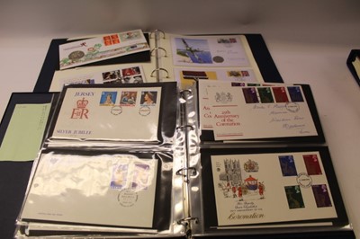Lot 1362 - World mixed stamp and coin covers to include G.B. 50 years of the Fifty Pence, Olympics 2012, Royal Family, Silver Ingot Set 'Pillar to Post' and others in presentation folders (qty)