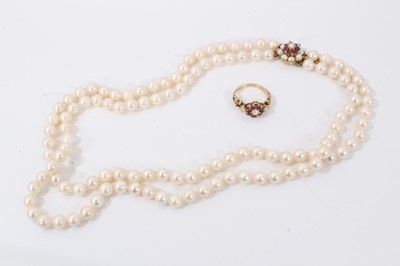 Lot 577 - Cultured pearl necklace and ring