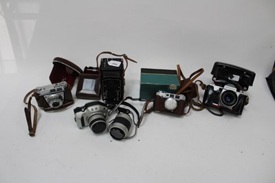 Lot 2462 - Rolleicord Vb twin lens reflex camera, with original lens cap and leather case, together with a Pal M4 with leather case and original box, a Kodak Retinette 1a, a Praktica LTL, and a Nikon Pronea S