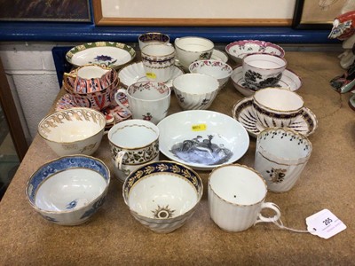 Lot 205 - Various 18th / 19th century teabowls and saucers