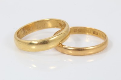 Lot 639 - Two 22ct gold wedding bands