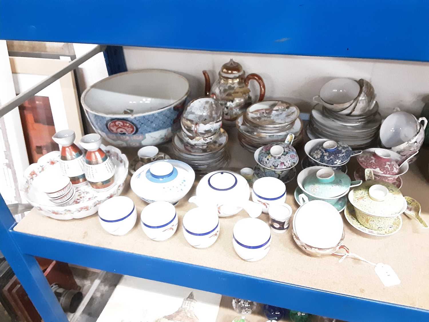 Lot 64 - Mixed lot oriental ceramics