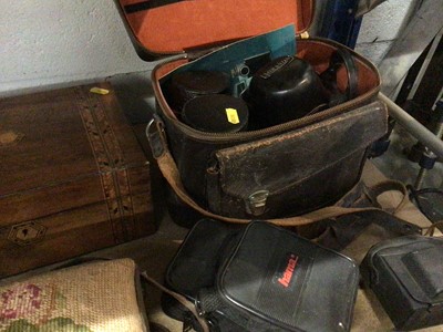 Lot 228 - Lot old cameras and sundries