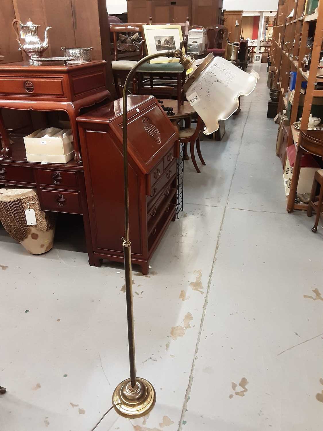 Lot 1089 - Floor standing brass oil lamp