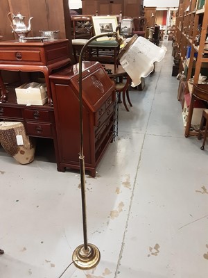 Lot 1089 - Floor standing brass oil lamp