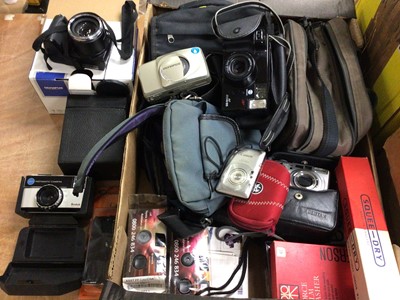 Lot 414 - One box of cameras and accessories