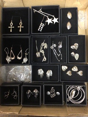 Lot 669 - Collection of silver and white metal jewellery, mostly boxed