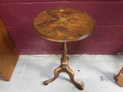 Lot 871 - Good quality Victorian walnut wine table with circular top and inlaid decoration on fluted column and three hipped splayed legs, 38cm diameter, 68cm high