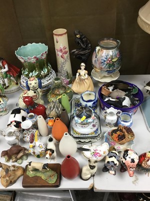 Lot 304 - Royal Doulton figure of a Siamese cat, other figures, reproduction Art Deco style figure and sundry ceramics (qty)